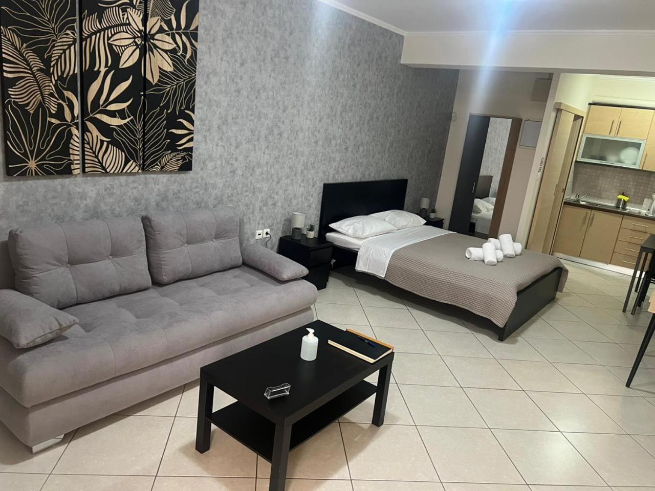 Avr Airport Deluxe Suites 4 Markópoulon Esterno foto